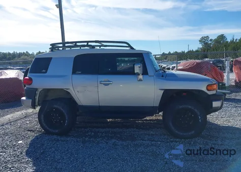 2007 Toyota Fj Cruiser z USA, uszkodzony, nr VIN JTEZU11F770018540